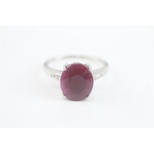 5 - 9ct white gold ruby diamond cocktail ring (3g)
