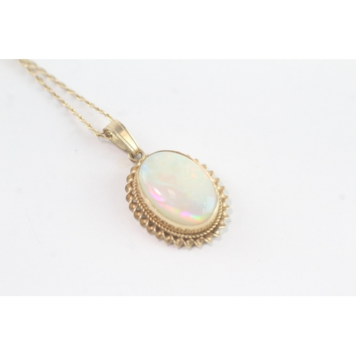 51 - 9ct gold opal pendant (2.1g)