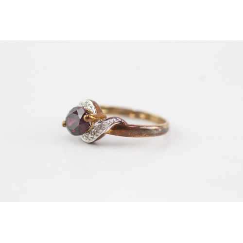 56 - 9ct gold diamond garnet ring (2.3g) Size M
