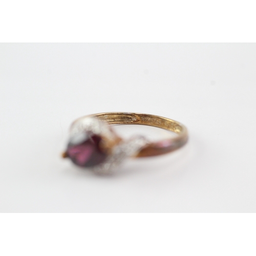 56 - 9ct gold diamond garnet ring (2.3g) Size M