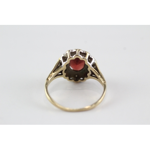 59 - 9ct gold garnet diamond cluster ring (2.5g) Size J