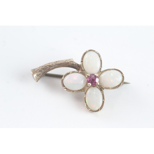6 - 9ct gold opal ruby clover brooch (3.6g)