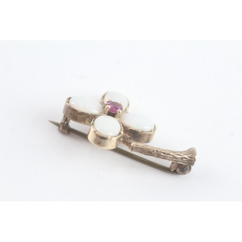 6 - 9ct gold opal ruby clover brooch (3.6g)