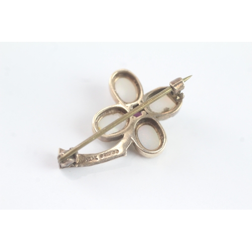 6 - 9ct gold opal ruby clover brooch (3.6g)