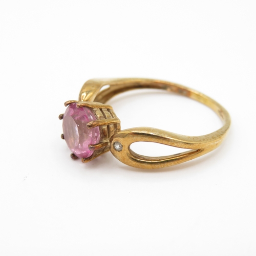 16 - 9ct Gold Pink Topaz and Colourless Sapphire Dress Ring (2.4g) Size N