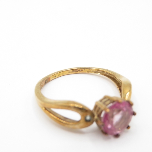 16 - 9ct Gold Pink Topaz and Colourless Sapphire Dress Ring (2.4g) Size N