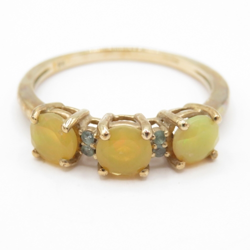 17 - 9ct Gold Opal and Green Gemstone Dress Ring (2.5g) Size S
