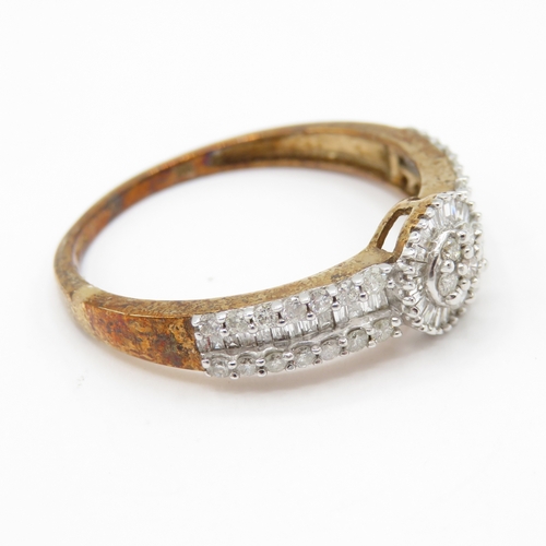 18 - 9ct Gold Diamond Round and Baguette Cluster Ring (2.3g) Size T