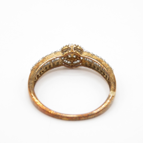 18 - 9ct Gold Diamond Round and Baguette Cluster Ring (2.3g) Size T