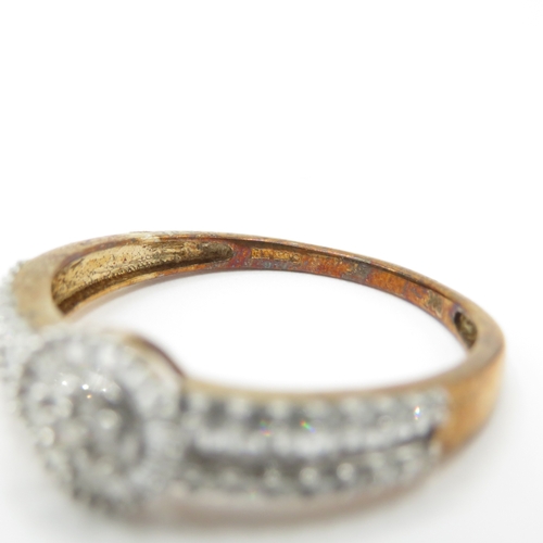 18 - 9ct Gold Diamond Round and Baguette Cluster Ring (2.3g) Size T