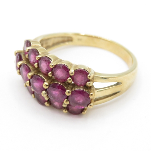 20 - 9ct Gold Garnet Triple Row Ring (4.1g) Size P
