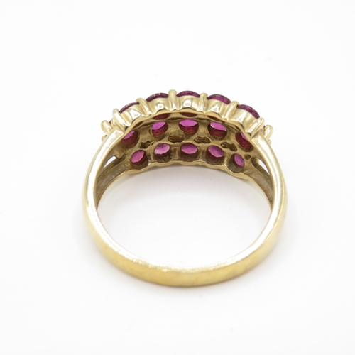 20 - 9ct Gold Garnet Triple Row Ring (4.1g) Size P
