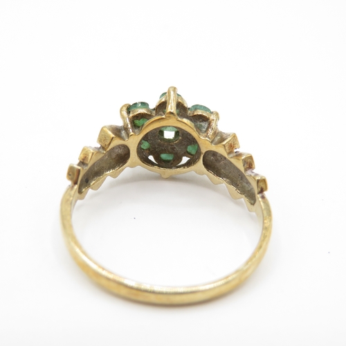 28 - 9ct Gold Emerald Floral Cluster Ring (2.6g) Size M