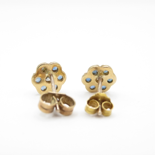 32 - 2 x 9ct Gold Diamond and Sapphire Stud Earrings (1.9g)