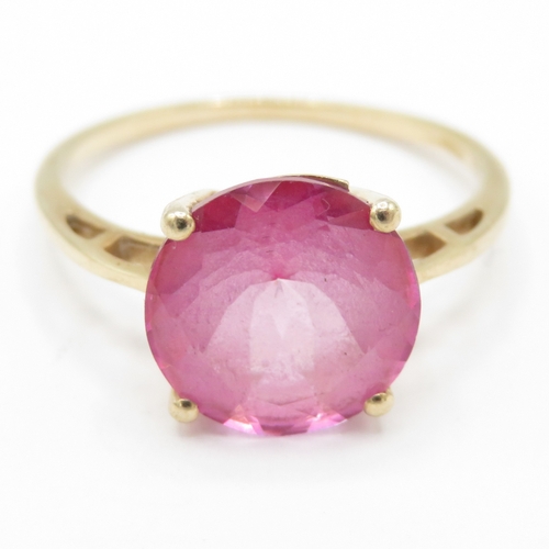37 - 10ct Gold Pink Topaz Dress Ring - split to gallery rail (2.3g) Size P 1/2