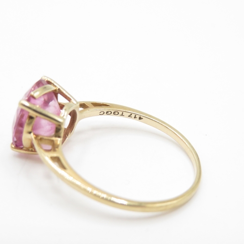 37 - 10ct Gold Pink Topaz Dress Ring - split to gallery rail (2.3g) Size P 1/2
