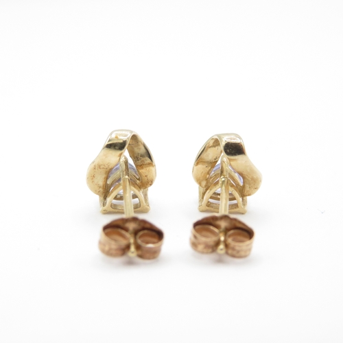 59 - 2 x 9ct Gold Tanzanite Stud Earrings (1.2g)