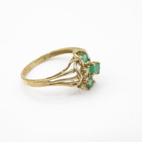 15 - 9ct Gold Emerald and Diamond Cluster Ring (2g) Size O