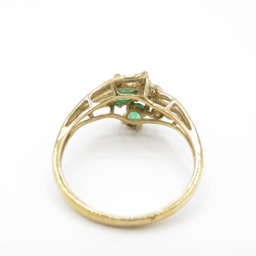 15 - 9ct Gold Emerald and Diamond Cluster Ring (2g) Size O