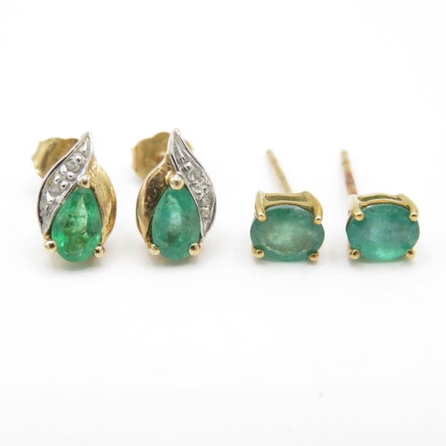 31 - 2 x 9ct Gold Emerald and Diamond Stud Earrings (1.5g)