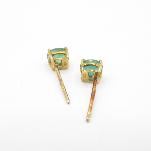 31 - 2 x 9ct Gold Emerald and Diamond Stud Earrings (1.5g)