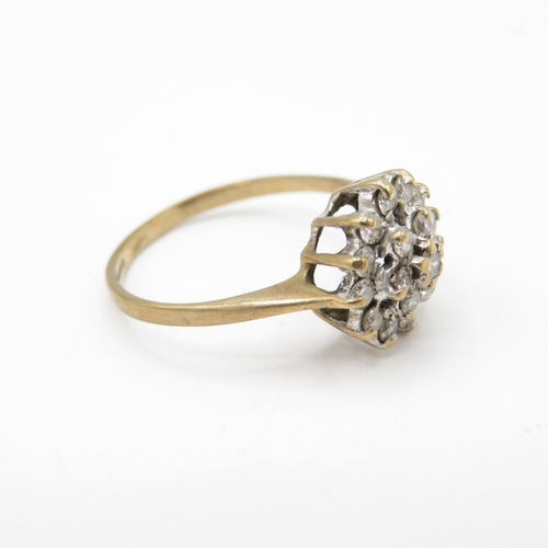 40 - 9ct Gold Diamond Cluster Ring (1.7g) Size K