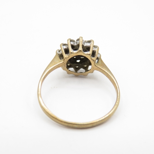 40 - 9ct Gold Diamond Cluster Ring (1.7g) Size K