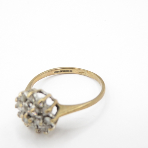 40 - 9ct Gold Diamond Cluster Ring (1.7g) Size K