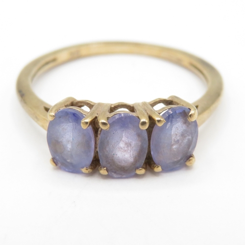 45 - 9ct Gold Tanzanite Trilogy Ring (1.6g) Size M