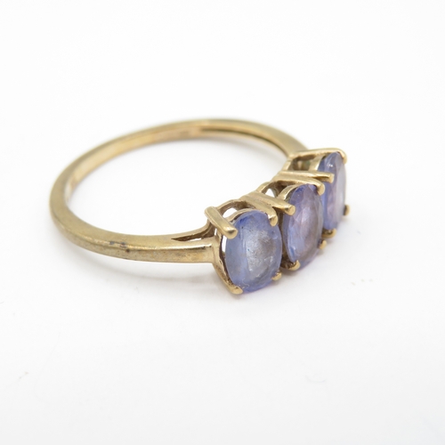 45 - 9ct Gold Tanzanite Trilogy Ring (1.6g) Size M