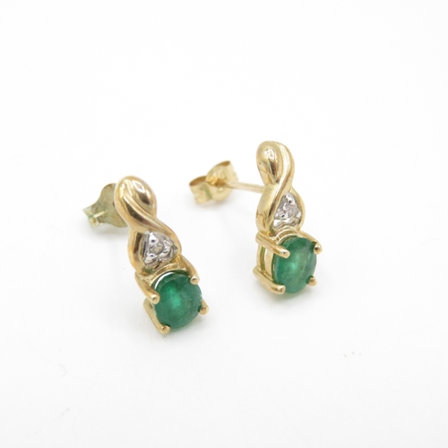 50 - 2 x 9ct Gold Emerald and Diamond Earrings (2.6g)