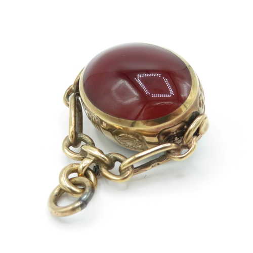 20 - 9ct gold malachite carnelian swivel fob (13g)