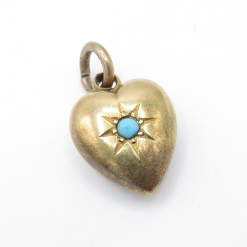 48 - 9c gold Victorian turquoise heart charm (1.1g)