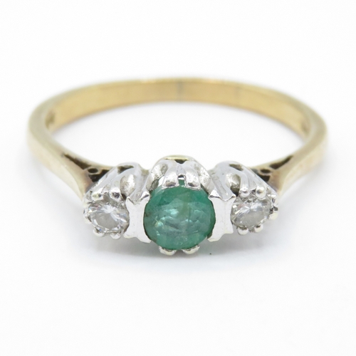 50 - 9ct gold emerald & diamond trilogy ring (2.3g) Size P 1/2