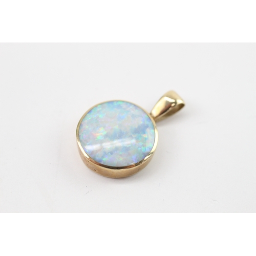 10 - 2x 9ct gold opal pendants (5.2g)