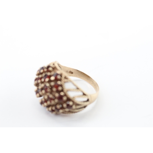 18 - 9ct gold garnet cluster cocktail ring (6.9g) Size O