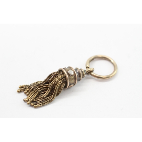 27 - 9ct gold antique tassel charm (3.9g)