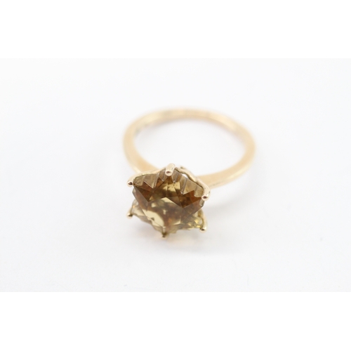 33 - 10ct gold fancy cut citrine cocktail ring (2.5g) Size J 1/2