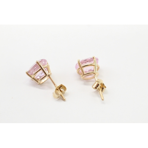 34 - 14ct gold kunzite stud earrings (1.5g)