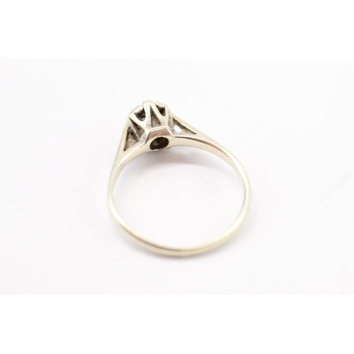 39 - 9ct gold diamond solitaire ring (1.9g) Size M