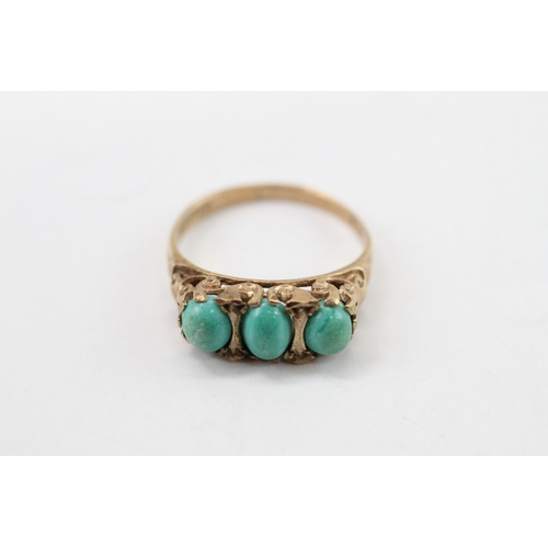 5 - 9ct gold turquoise three-stone boat ring (2.3g) Size K