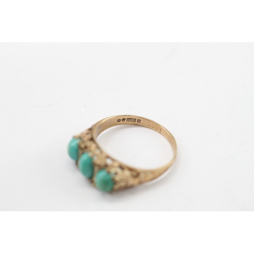 5 - 9ct gold turquoise three-stone boat ring (2.3g) Size K