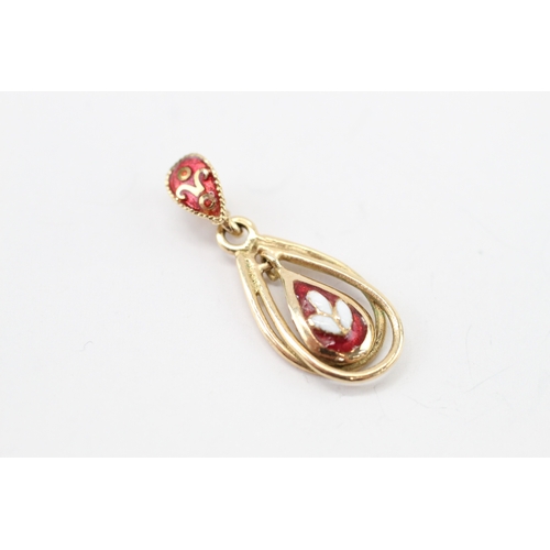 52 - 14ct gold enamel pendant (1.8g)
