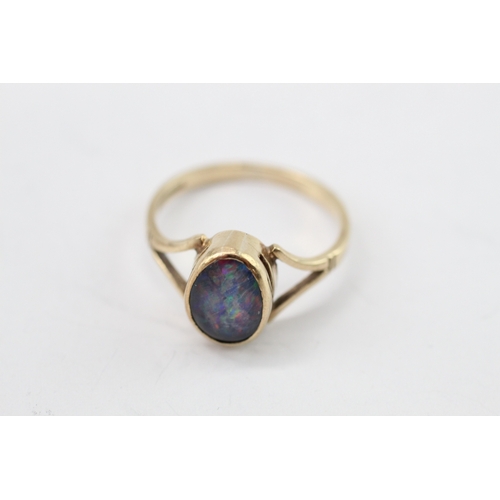 57 - 9ct gold opal triplet ring (2.5g) Size P 1/2
