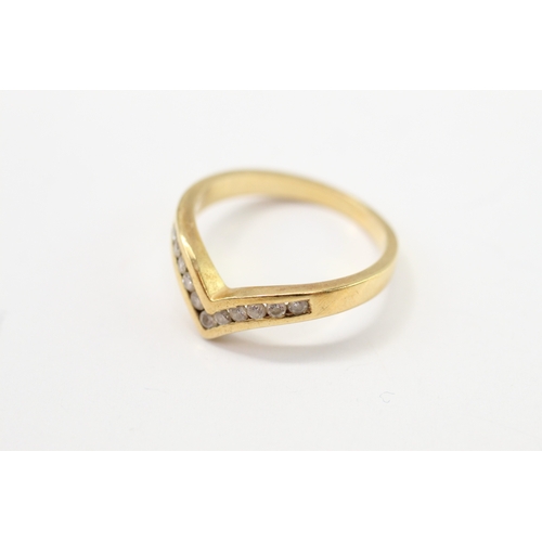 6 - 18ct gold diamond wishbone ring (4g) Size N 1/2