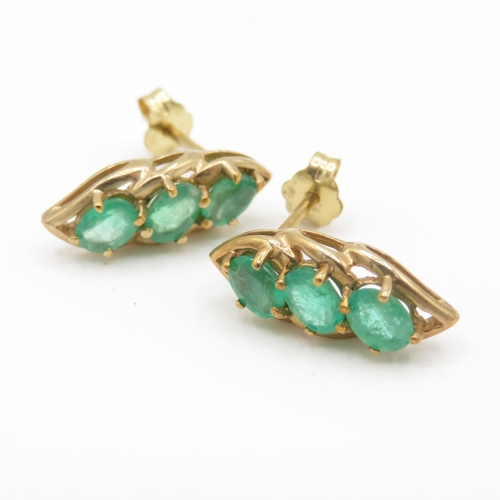 45 - 9ct gold emerald earrings (1.3g)