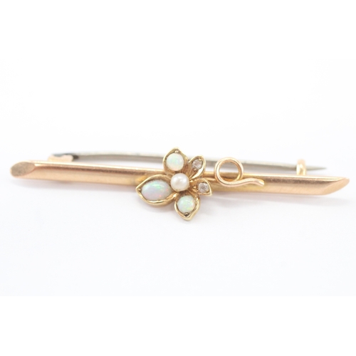 10 - 15ct gold opal diamond seed pearl flower brooch (2.6g)
