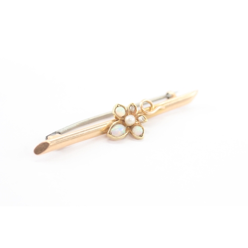10 - 15ct gold opal diamond seed pearl flower brooch (2.6g)