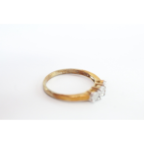 19 - 9ct gold diamond three stone ring (2.4g) Size P