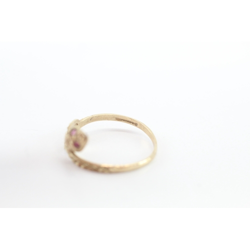 20 - 9ct gold ruby eye snake ring (1.1g) Size O